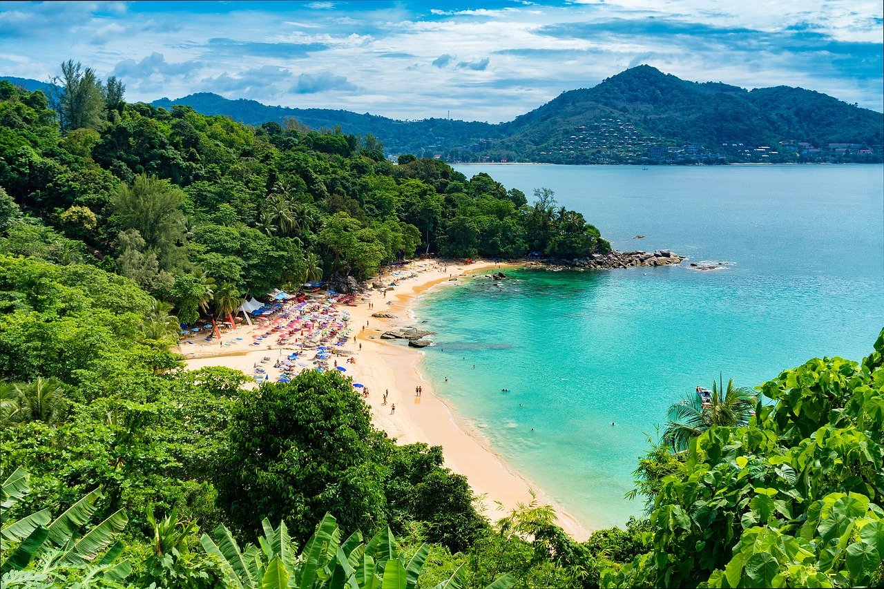Couples’ Retreat in Phuket: Romance Under the Palms